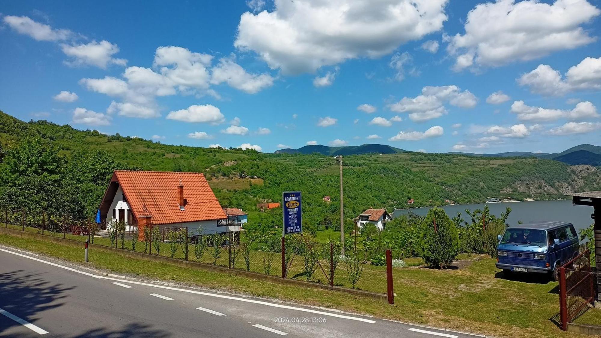 Apartman Duric Donji Milanovac Buitenkant foto
