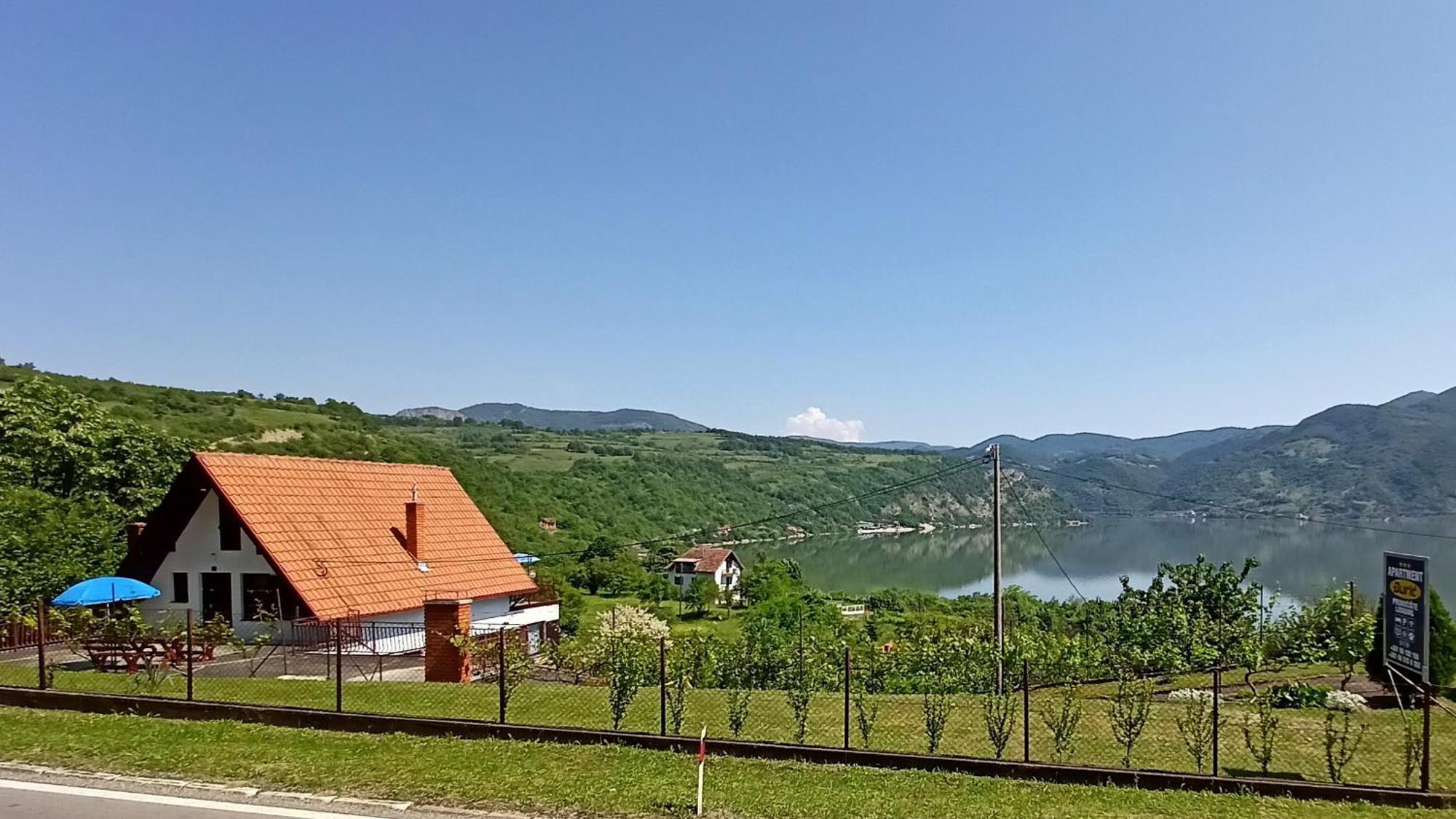 Apartman Duric Donji Milanovac Buitenkant foto